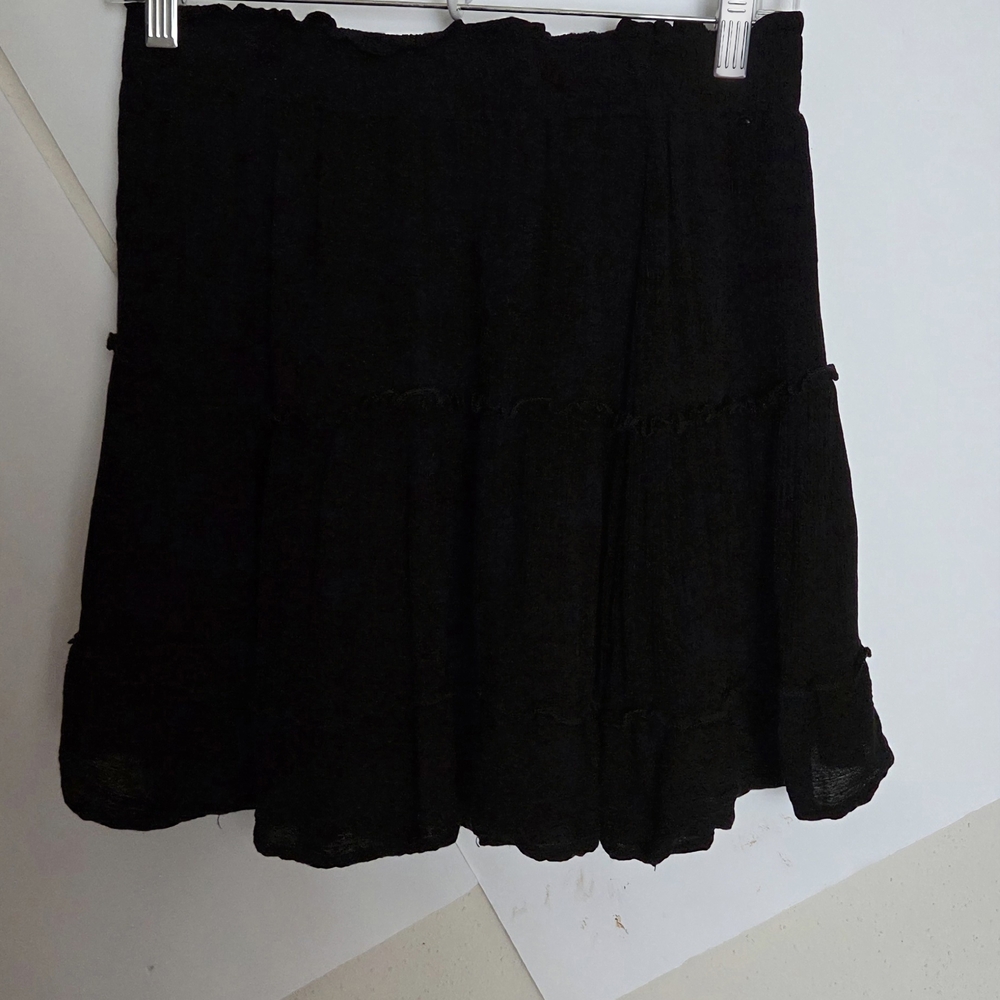 Elegant Black Women's Skirt (Sz. M)